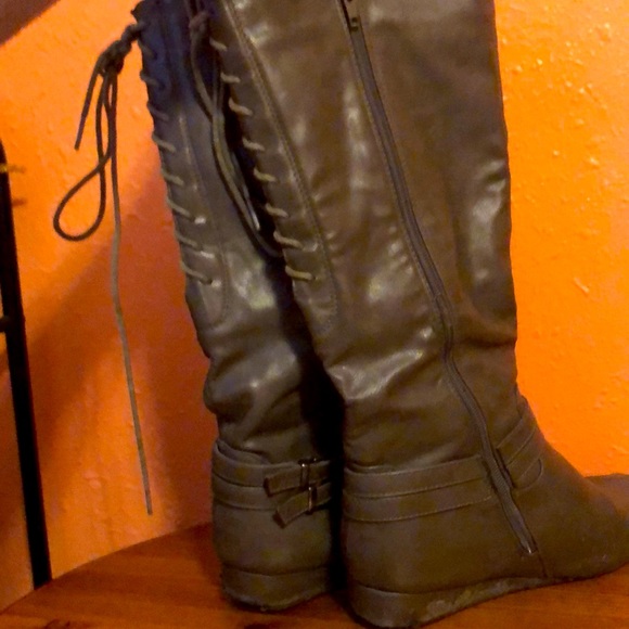 Boots - Picture 2 of 2